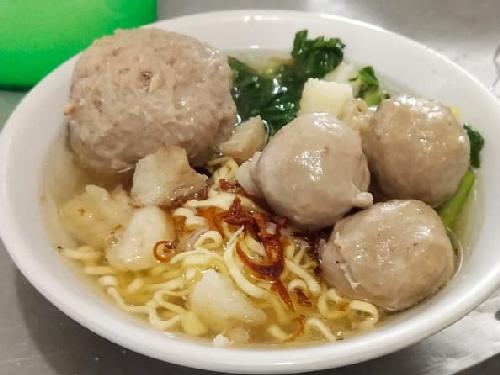 Mie Ayam&Bakso Cinta Rasa: Rasa yang Menggigit Jiwa di Jantung Cilacap